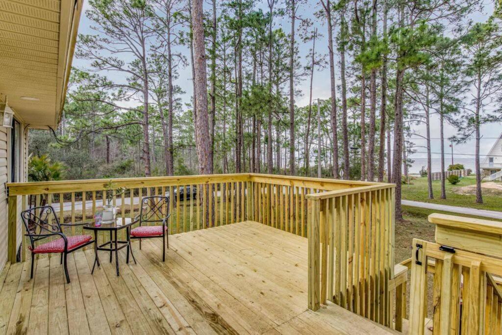 Вилла Woodsy Retreat, Steps To Bay - Hot Tub! Галф-Бриз Экстерьер фото